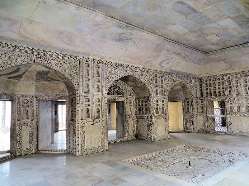 D8 (29) Red Fort, Agra - The glass palace (Sheesh Mahal).JPG - Sheesh Mahal in the Red Fort, Agra